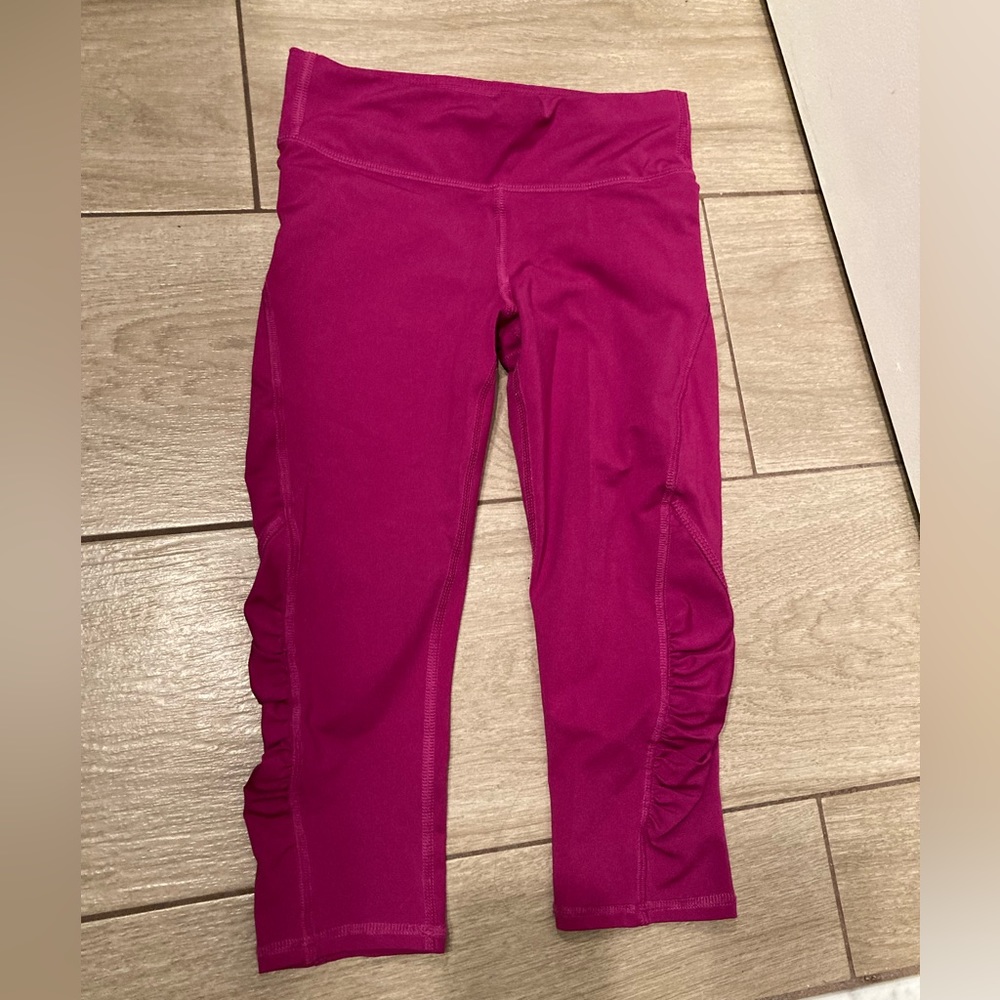 Girls All in Motion cropped leggings. Purple/pink Medium